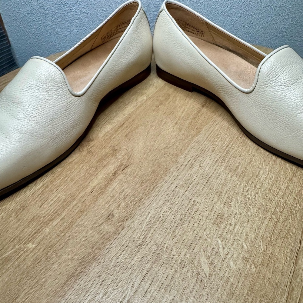 Vionic Willa II Loafer - Picture 8 of 9